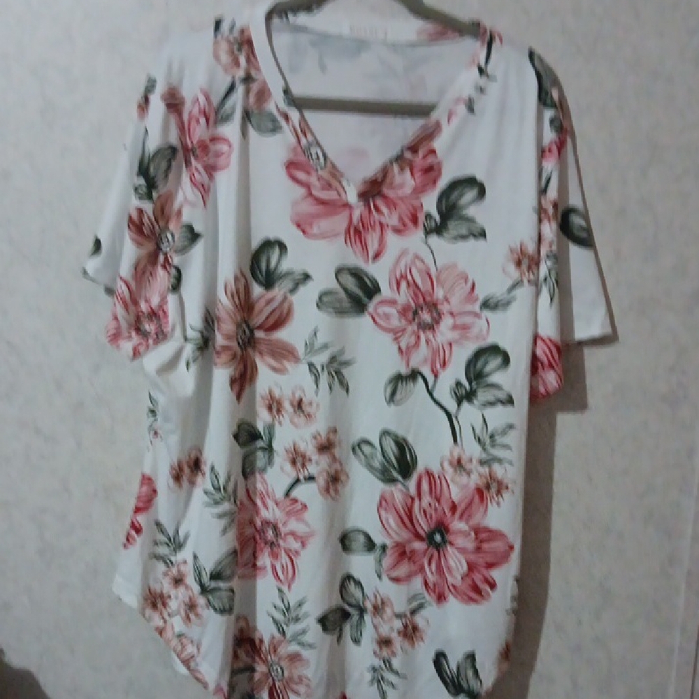 White Cream Floral Short Sleeve Blouse